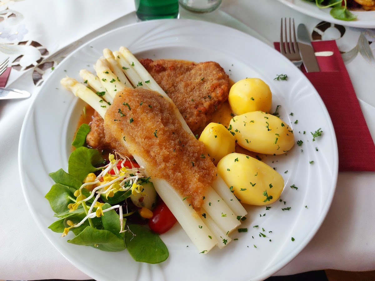 Gaststätte U. Pension Birkenblick-7